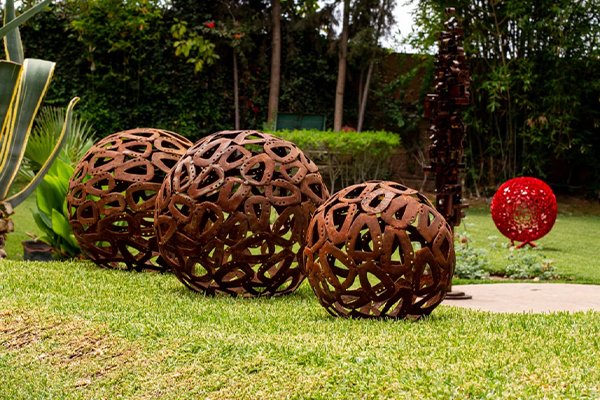 http://Large%20Metal%20Garden%20Art